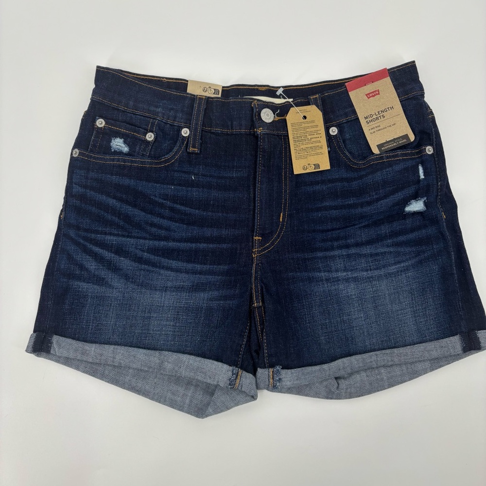 Levi’s Mid Length Shorts - Picture 1 of 12